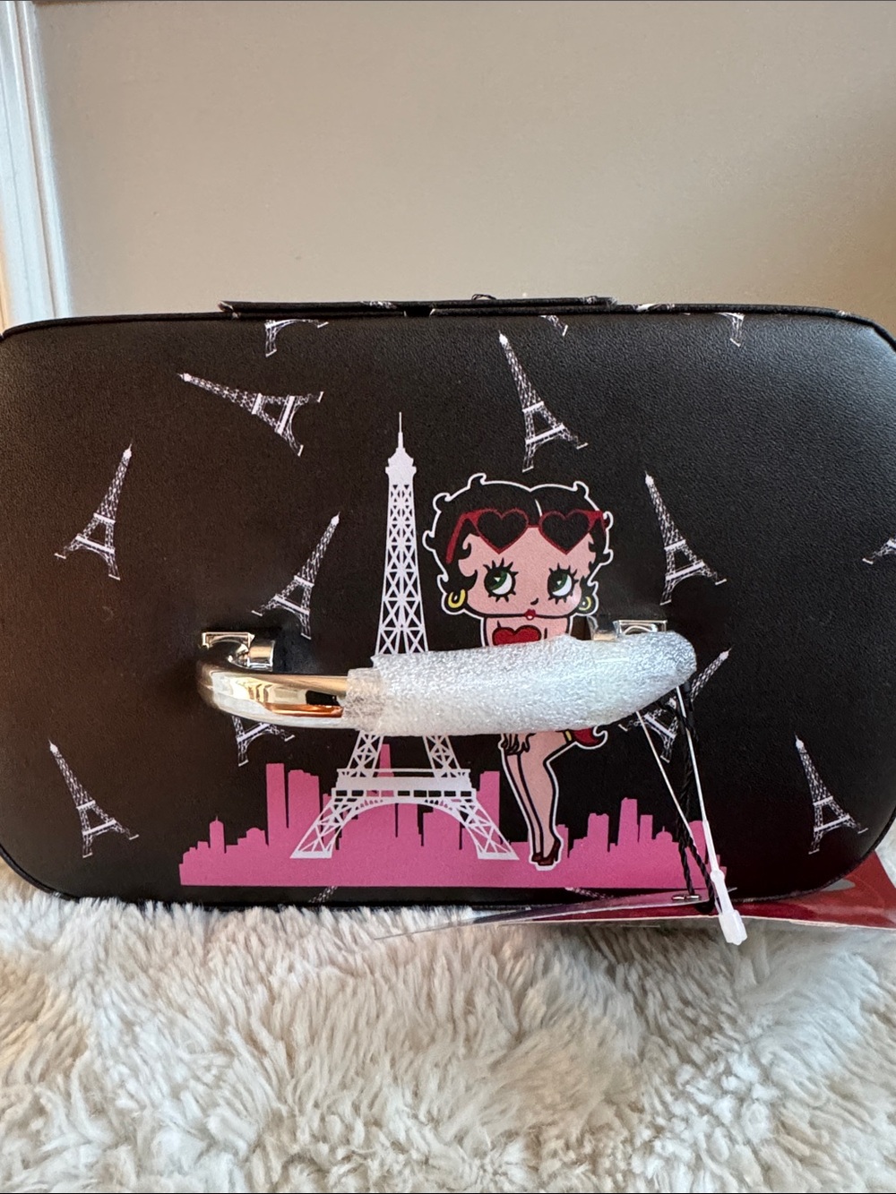 Betty Boop Black & Pink Paris Cosmetic Train Case - Picture 9 of 12
